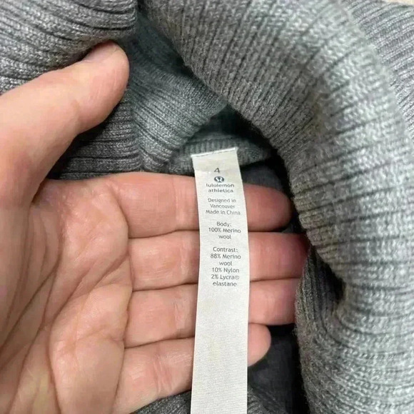 Lululemon Top Sweater Sz 4 Wool Turtleneck Pockets Gray Sweat and Savasana - Picture 9 of 11